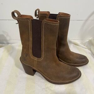 Frye Suede Chelsea Boots from the Aleksandra Zee collection - size 8